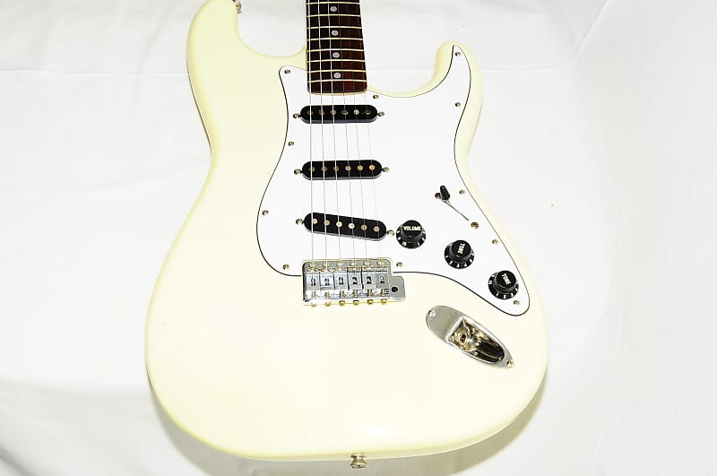 1984-1987 Fender Japan ST-72 STRATOCASTER CST-50 Electric