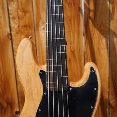 G&L USA JB-5 || Vintage Natural ||  Lined/FRETLESS || 5-String Bass w/ Case (2021) image 5