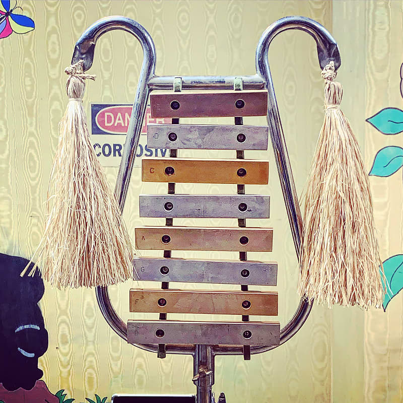 UEN Co. Glockenspiel Upright Marching Style Xylophone/Marimba Reverb