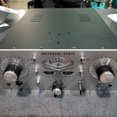 Universal Audio 710 Twin-Finity Tone Blending Mic Preamp