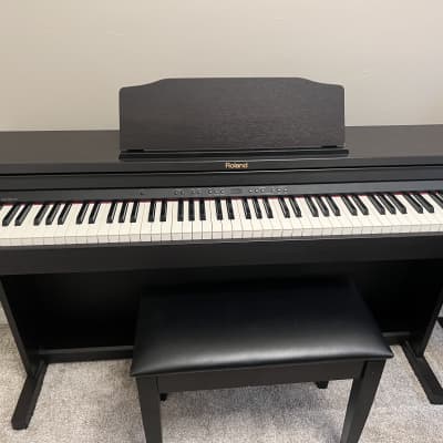 Roland RP401R 88-Key Digital Piano