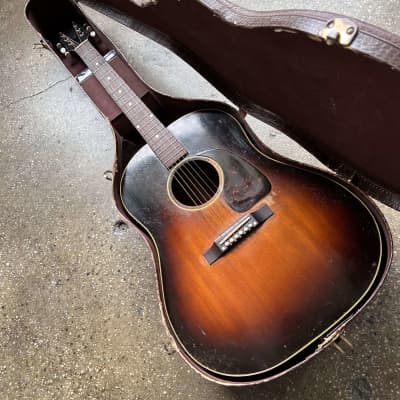 Gibson J-45 1950 Vintage Acoustic Guitar - Sunburst image 25