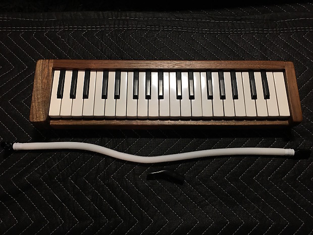 Wooden melodica shop