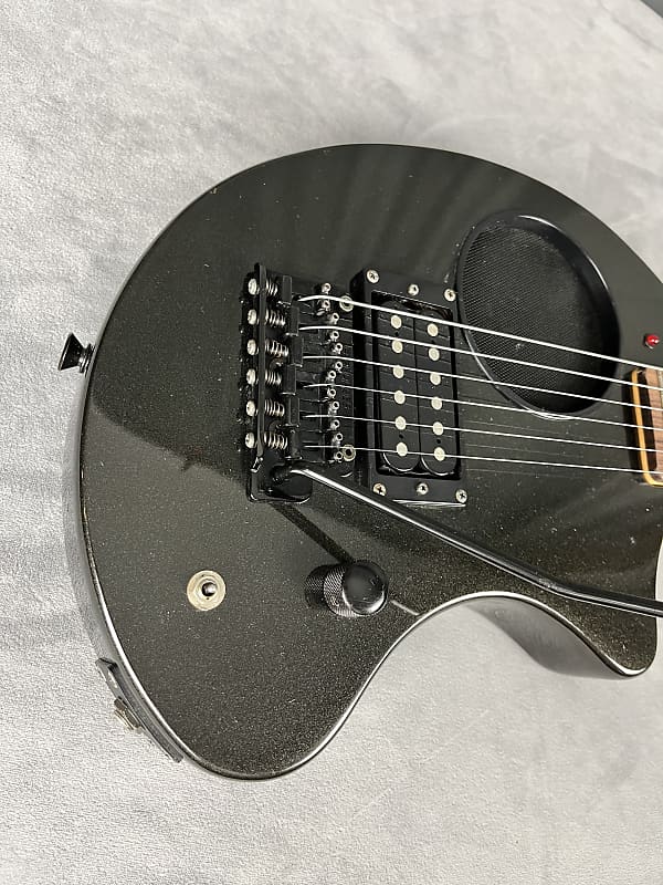 Fernandes ZO-3 Travel Guitar Built In Amp Tremolo Black Sparkl