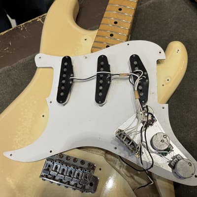 Fender Stratocaster MIJ 1983 -1984 - Blond image 18