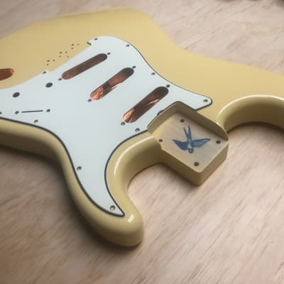 Hardtail Stratocaster Body Olympic White Nitrocellulose Lacquer Finish image 3