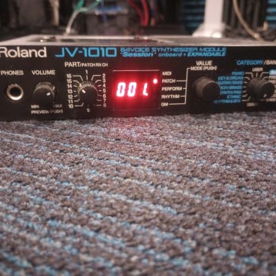 Roland JV-1010 64-Voice Synthesizer Module 1999 - 2003 - Black