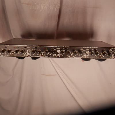 アンプ TASCAM QUAD SYNC NOISE GATE GA-40 TASCAM GA-40 Quad Noise Gate – Vintage 4-Channel Dynamic
