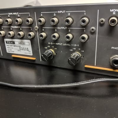 TEAC MB-20 VUメーター付きオーディオ機器 TEAC MB-20 VUメーター付きオーディオ機器