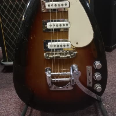 Vox Mark IX 1960's Vintage 9 string electric guitar 3 Tone Sunburst w hard case *** FREE SHIPPING *** image 2