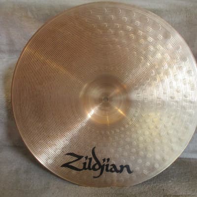Zildjian ZBT 18 Inch Crash Cymbal, Medium Thin Weight - Excellent! image 6