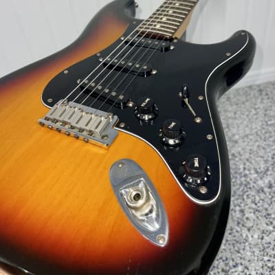 Fender American Standard Stratocaster 1998-2000 - 3-Colour Sunburst image 13