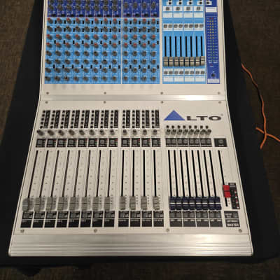 Tascam M-2524 1991-1996 24 Channel / 8 Bus Analog Multitrack