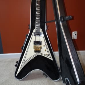 Jackson 2018 RR3 Randy Rhoads w hardshell case MINT White w black pinstriping Reverb