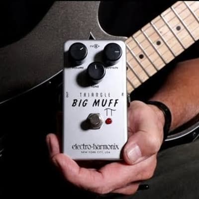 Triangle Big Muff Pi Distortion/Sustainer Guitar Effect Pedal image 2