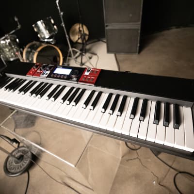 Casio CT-S1000V Casiotone 61-Key Vocal Synthesizer Keyboard image 1