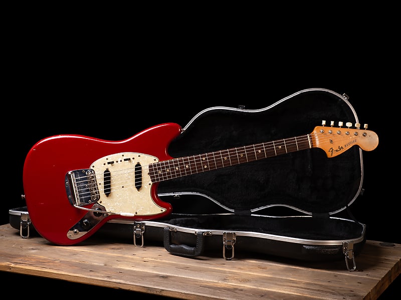 Fender mustang deals dakota red