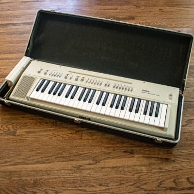 Yamaha PS-20 Automatic Bass Chord System with Hardshell case, cover, accessories