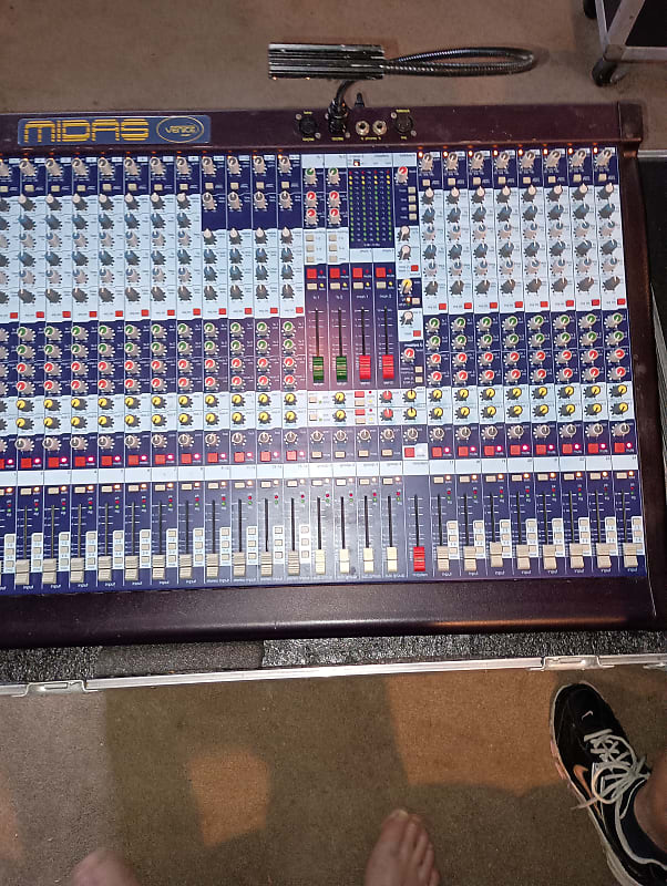 Midas Venice 240 24-Channel / 38-Input Mixing Console | Reverb