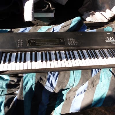 Korg M1 keyboard synth 61 key music  work station
