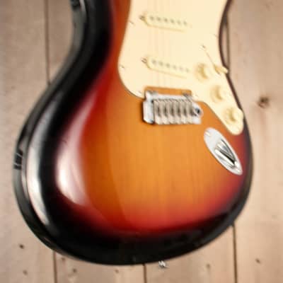 Danelectro JP 64S Artist Guitar  3-Tone Sunburst w/ Hardcase image 3