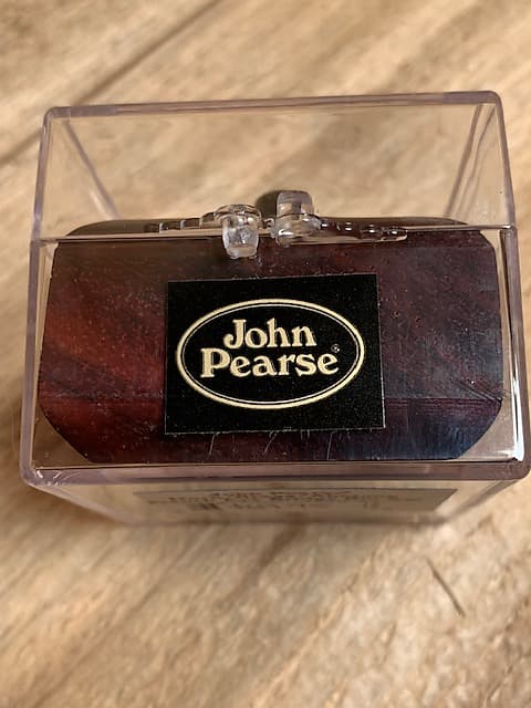 John Pearse Strings John Pearse Buffalo Horn Bridge Pins Set w/ Abalone  French Eye (6 Bridge Pins) T
