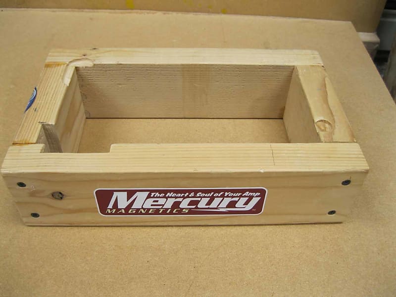 Amplifier Chassis Holder Small Reverb