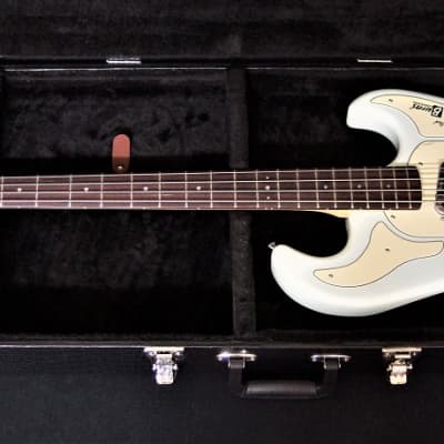 Burns Marquee Bass including case Light Blue image 2