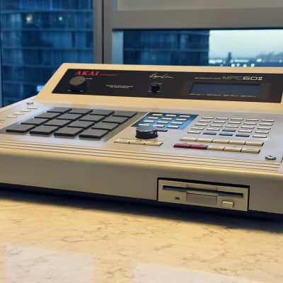 Akai MPC60ll Integrated MIDI Sequencer and Drum Sampler W/ SCSI Maxed RAM 3.10 OS Serviced image 12