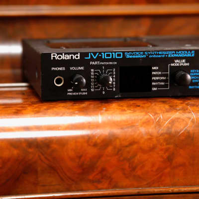 Roland JV-1010 64-Voice Synthesizer Module Pre-Owned image 2