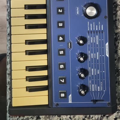 Novation MiniNova 37-Key 18-Voice Synthesizer 2012 - Present - Blue