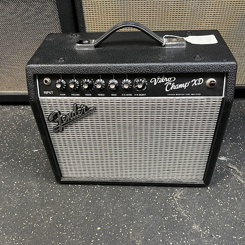 Used Fender Vibro Champ XD Tube Guitar Amp Amplifier