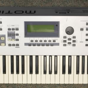 USED Yamaha MOTIF ES7 76-Key Music Production Synthesizer