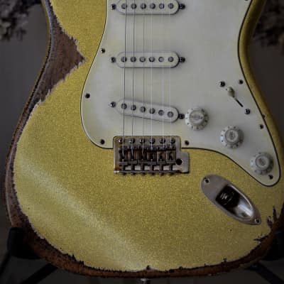 Fender Stratocaster Relic Gold Sparkle Nitro Texas Specials image 11