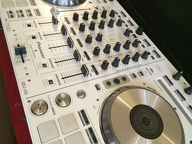 【美品】Pioneer DJコントローラー DDJ-SX-W 限定色 ホワイト DDJ-SX-W (archived) 4-channel Serato DJ controller with