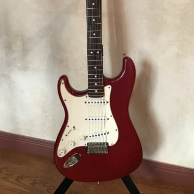 Highway One Stratocaster Left-Handed 2003 - Midnight Wine Transparent for sale