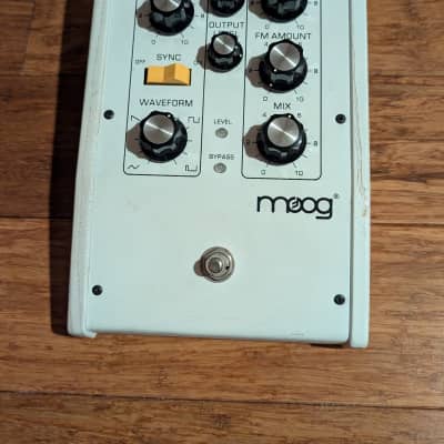 Moog MF-107 Freqbox | Reverb