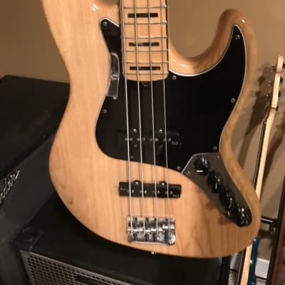fender jazz bass deluxe american 4 strings 2012 natural image 3