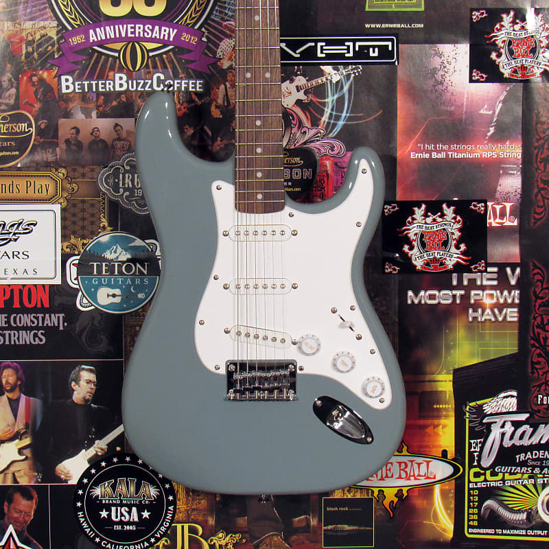 Squier Bullet Stratocaster - Sonic Grey w\Fender Gig Bag