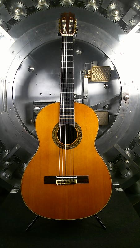 Yamaha C-300 Concert Classical Guitar MIJ w/ Hard Case | Reverb