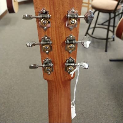 New Larrivee OM-40 Acoustic Guitar, Mahogany Back and Sides, Natural with Hardshell Case image 8