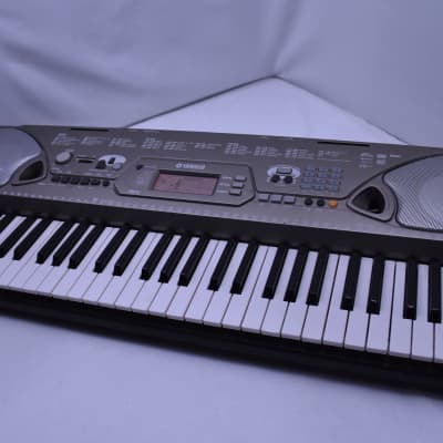 Yamaha EZ-250i Keyboard lighted keys SN 0012521 image 2