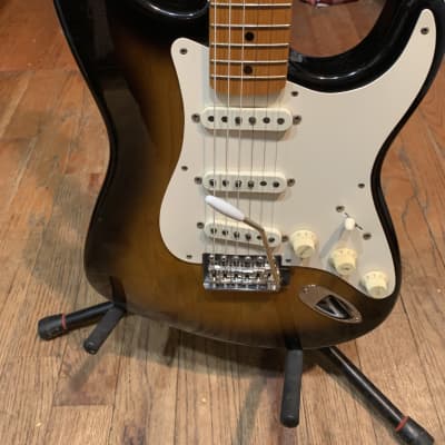 Fender Stratocaster AVRI 57’ Reissue  1989 2 tone Sunburst image 3