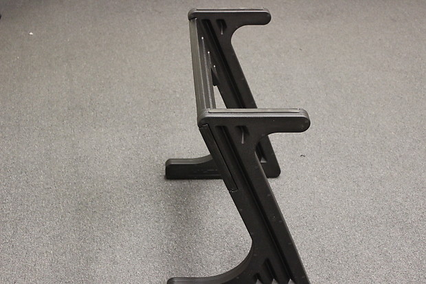 Ultimate Support ZE28B Keyboard Stand