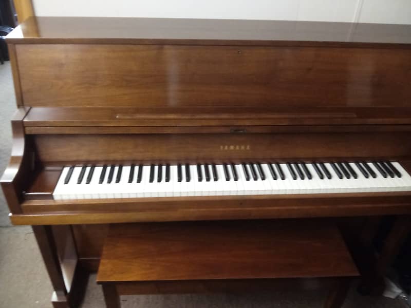 Yamaha P202 Walnut Reverb