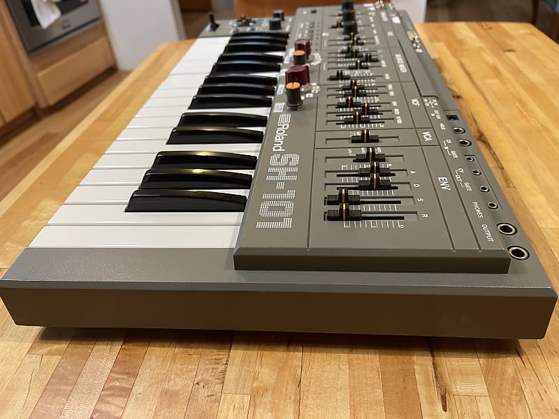 Roland SH-101 Monophonic Analog Synthesizer (Tubbutec SH-1oh1) with MIDI image 1