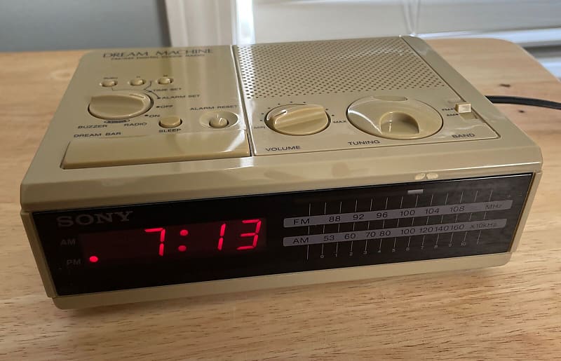 Sony Dream Machine ICF-C212 AM/FM Alarm Clock Radio, Battery Backup (Black)