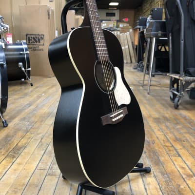 Art & Lutherie Legacy Concert Hall Acoustic Faded Black image 2