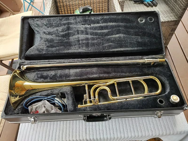 Jupiter JSL-636 O Trigger Bb/F Trombone w/ MP and Cleaning Supplies. NICE! image 1