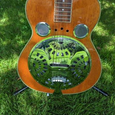 Regal Resonator with case image 9
